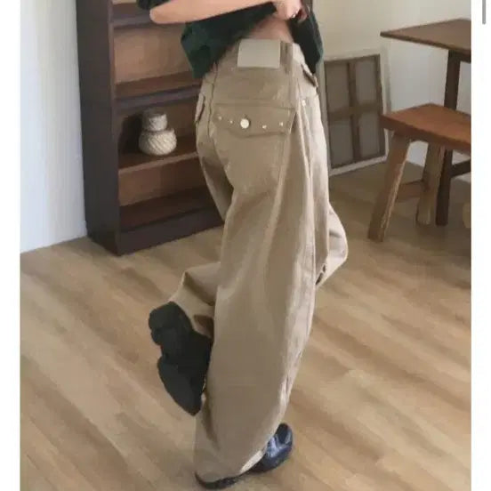 [BUNJANG] Cotton Vintage Studded Back Pocket Wide Pants - Beige (S) / 코튼 빈티지 스터드 백 포켓 와이드 팬츠 베이지 컬러 s