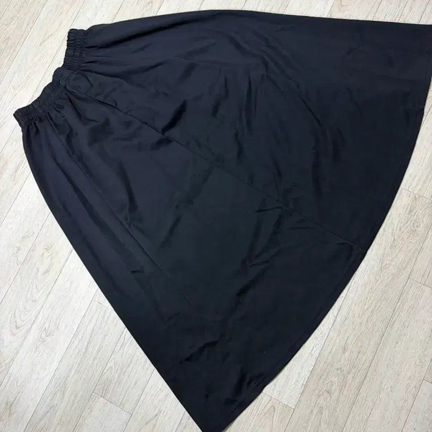 [BUNJANG] GU Flare Elastic Skirt Black / (S) GU 드라이 플레어 고무줄 스커트 블랙