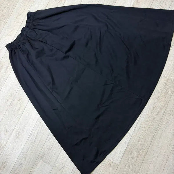 [BUNJANG] GU Flare Elastic Skirt Black / (S) GU 드라이 플레어 고무줄 스커트 블랙