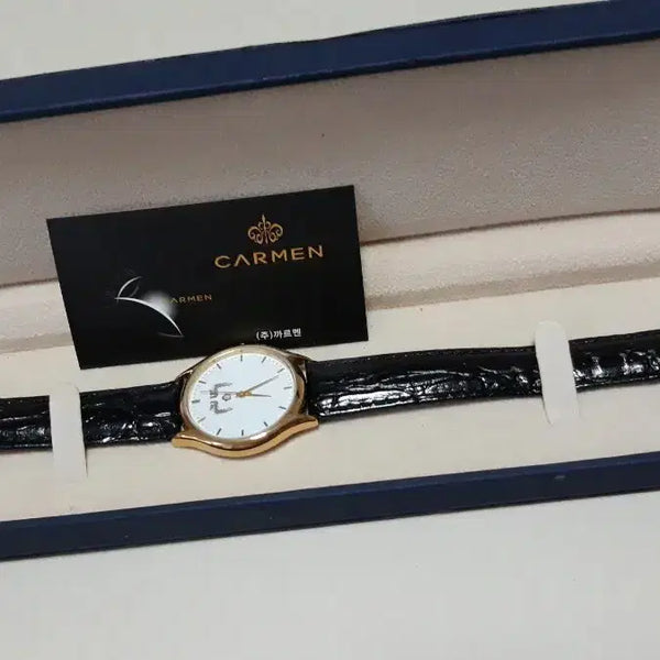[BUNJANG] Carmen Cheong Wa Dae Watch / 카르멘 청와대시계