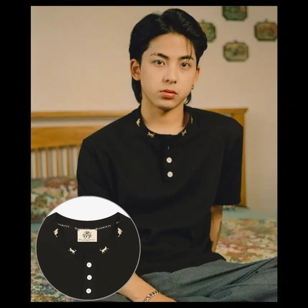 [BUNJANG] Plucky Tee Sunset We Do Embroidered Henley Short-Sleeve T-Shirt / 플러키티 선셋 위듀 자수 헨리넥 반팔 티셔츠(새상품)