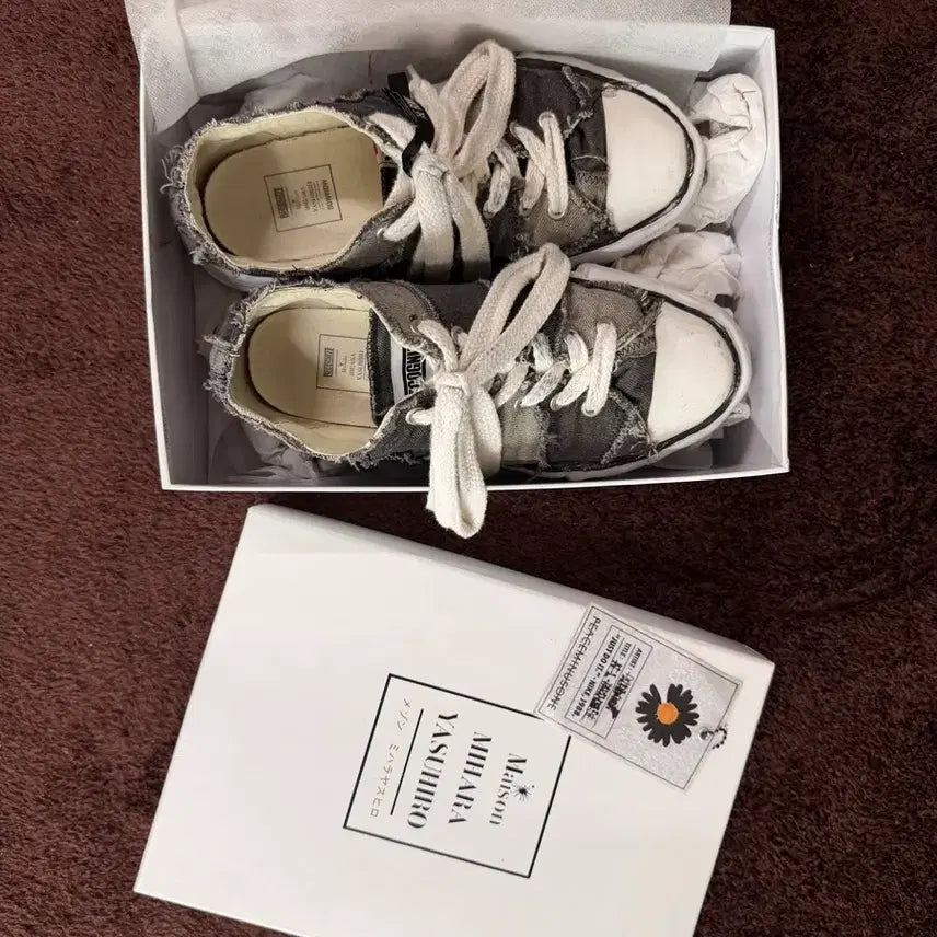 [BUNJANG] Mihara Yasuhiro Limited Edition Size 43 / 미하라 야스히로 극한정판 43사이즈