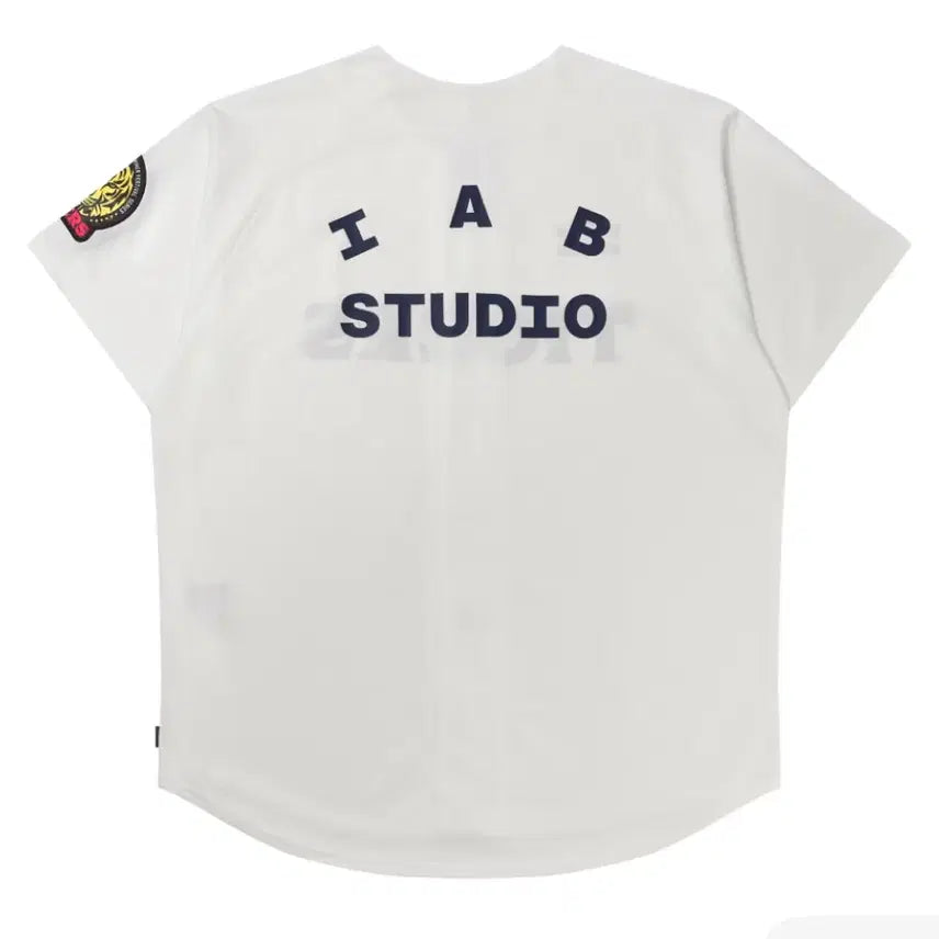 [BUNJANG] Kia Tigers x Aiab Studio Collaboration White Uniform - Size M / 기아 타이거즈 x 아이앱 스튜디오 유니폼 화이트 M