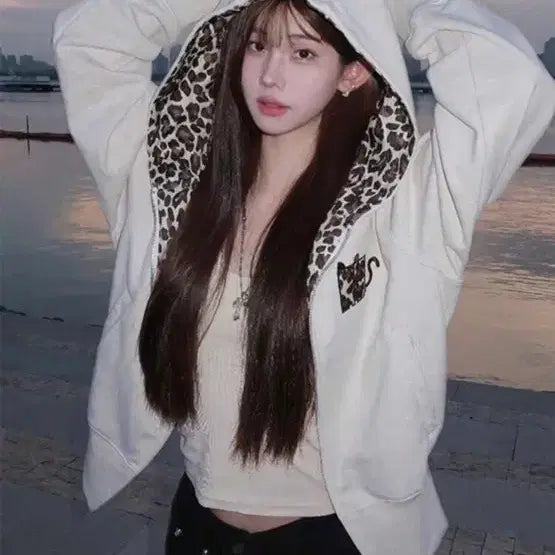 [BUNJANG] Ivory Leopard Print Hoodie Zip-up / 아이보리 호피 후드집업