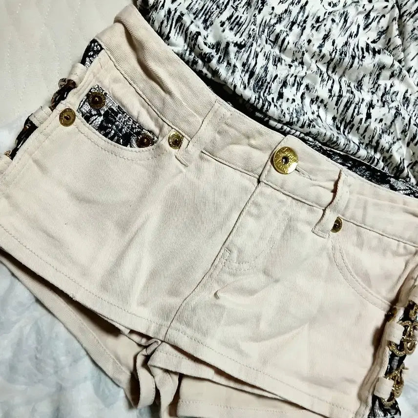 [BUNJANG] Gyaru Style Gold Ring Hot Pants / 갸루 옆골드링고리 핫팬츠