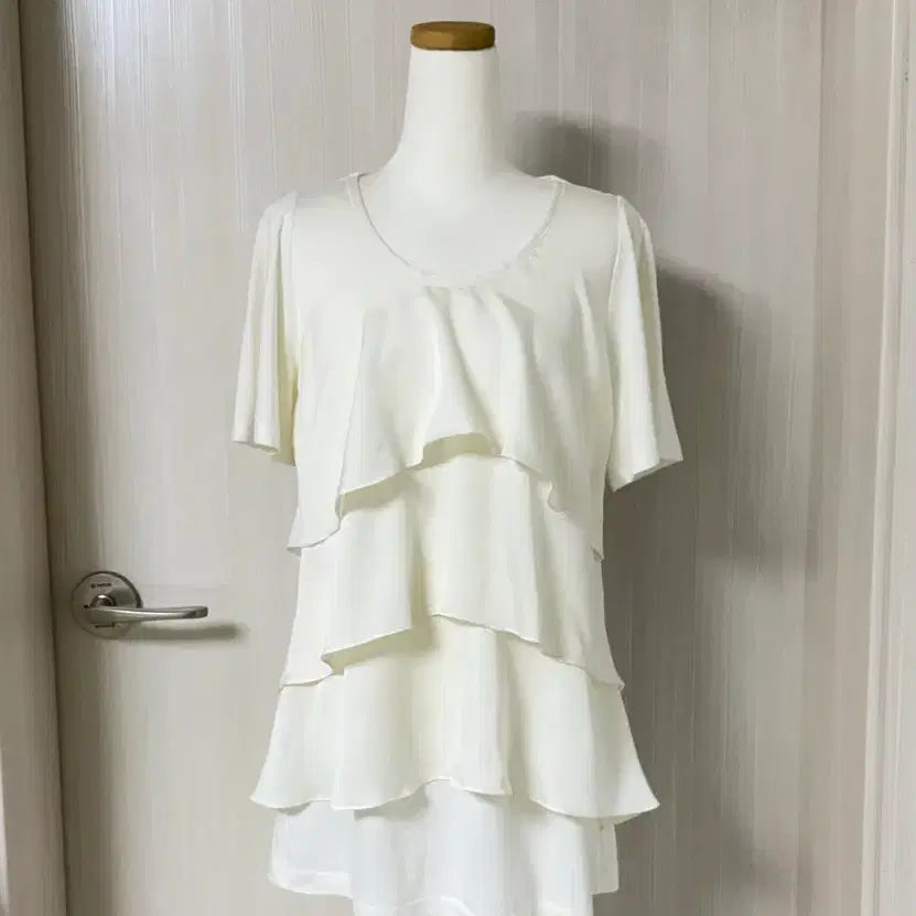 [BUNJANG] System White Frill Short Sleeve Blouse / SYSTEM 시스템 화이트 프릴 반팔 블라우스