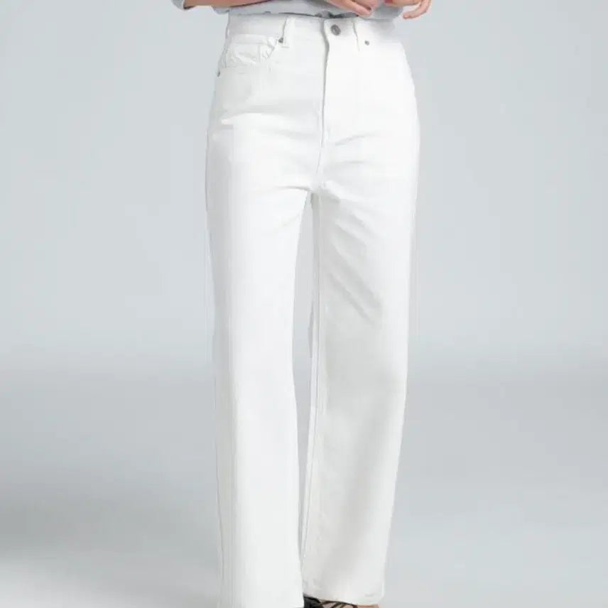 [BUNJANG] PVCS Summer Pleated Pants White S Short Length / PVCS 프븏스 프븍스 썸머 플와데 팬츠 화이트 S 숏기장 판매합니다.새상품!