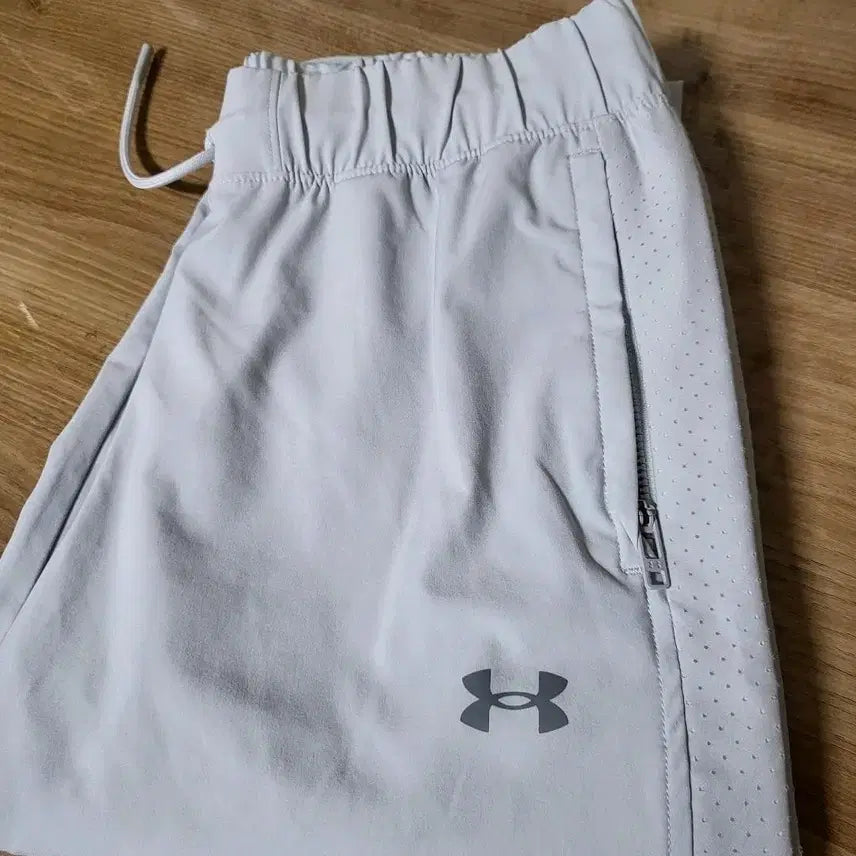 [BUNJANG] Under Armour Functional Training Pants, Size S, Light Grey, Unisex / 805 ) S급 언더아머 기능성 트레이닝 바지 S 라이트그레이 남여공용