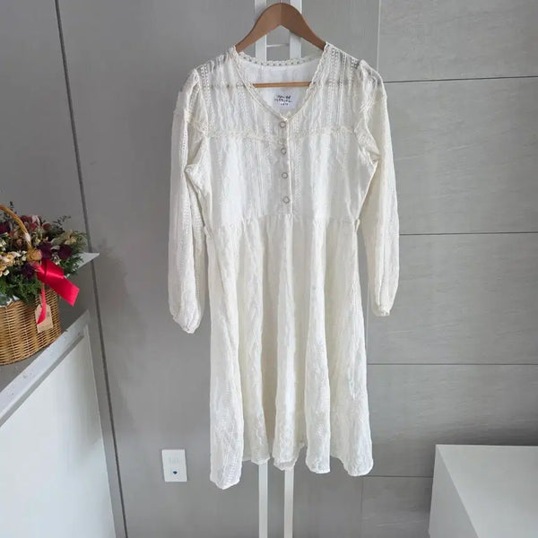 [BUNJANG] White Lace Midi Dress / 화이트 레이스 원피스