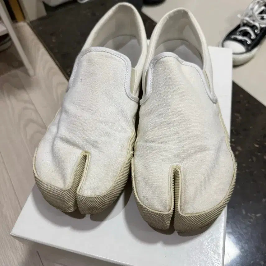 [BUNJANG] Maison Margiela Tabi Slip-On Shoes Size 42 / 마르지엘라 타비 슬립온 42