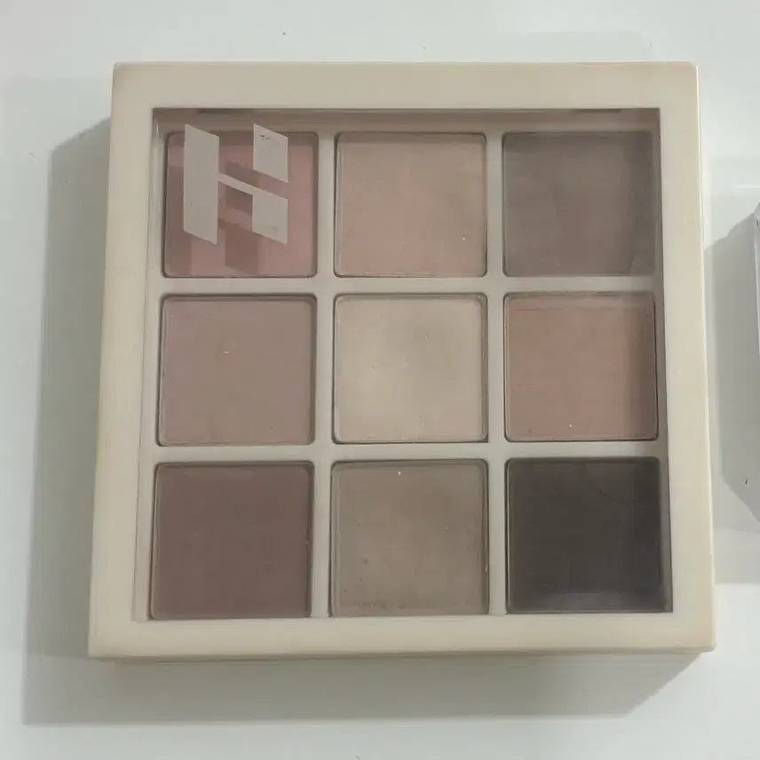 [BUNJANG] Holika Holika Classic Pottery Shadow Palette / 홀리카홀리카 클래식포터리 섀도우 팔레트