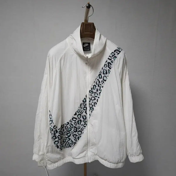 [BUNJANG] Nike Women's Oversized Animal Big Swoosh Windbreaker / M ) 나이키 여성 오버핏 애니멀 빅스우시 바람막이