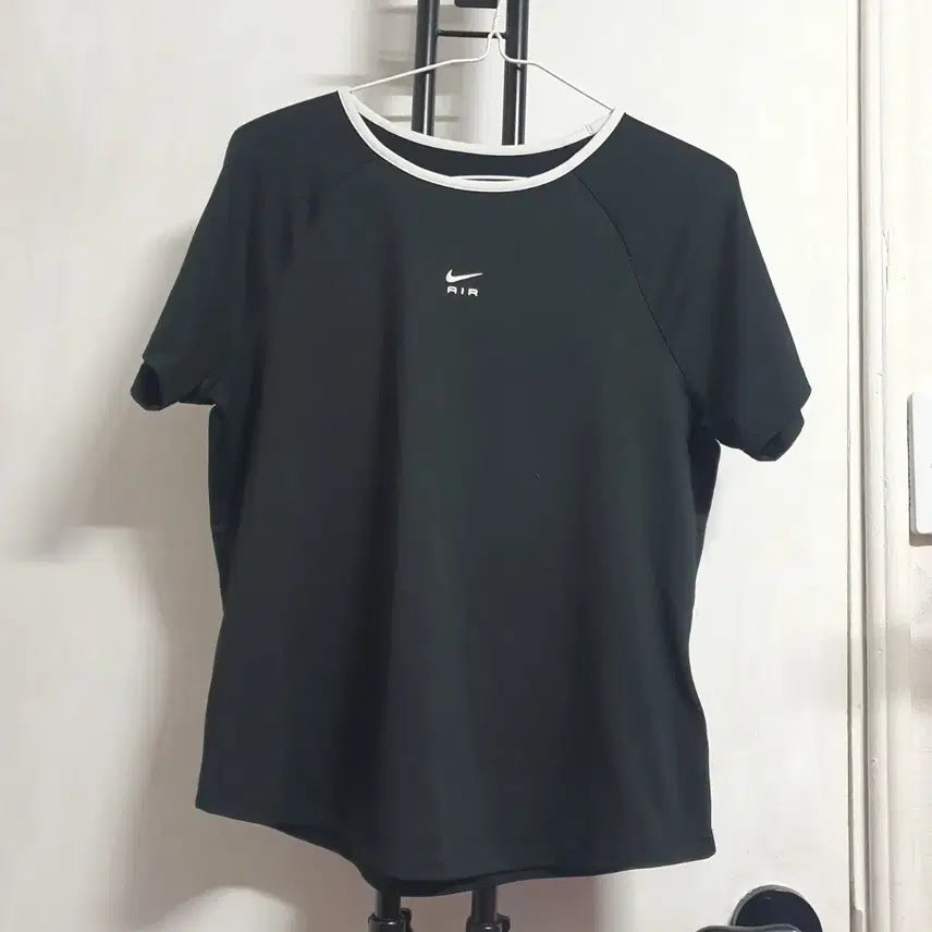 [BUNJANG] Nike Air Dri-FIT Women's Training T-Shirt Black / 나이키에어 드라이핏 여성55 트레이닝 반팔 블랙
