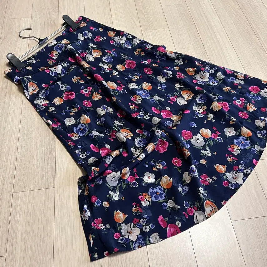 [BUNJANG] Lauren Ralph Lauren 100% Rayon Jacquard Floral Pattern A-Line Midi Skirt Navy / 로렌 랄프로렌 인견100% 자카드 플라워패턴 밴딩 스커트 롱치마 플레어 A라인 네이비 자가드 꽃무늬