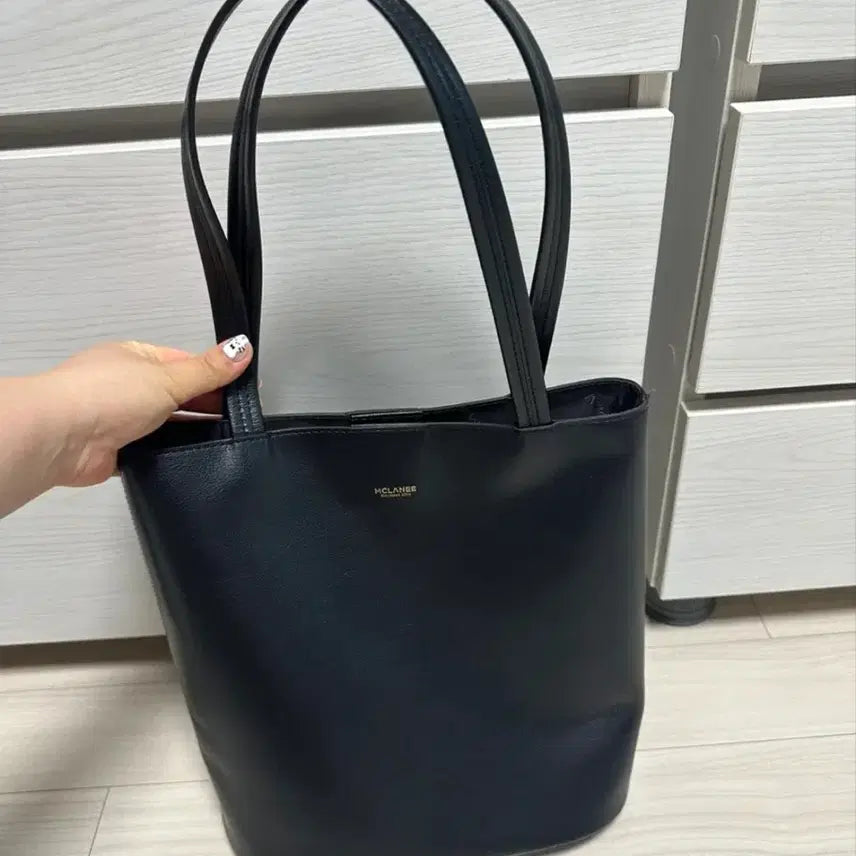 [BUNJANG] Black Tote Bag with Gold Logo Accent / 블랙 토트백