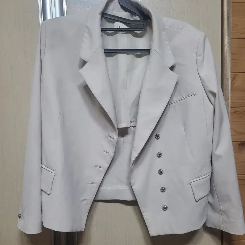 [BUNJANG] It's MARRIED It's MY SUMMER High-Quality Spandex Blend Cropped Jacket / 잇미샤:고급스판면 자켓 크롭스타일 아주이뻐요편해요