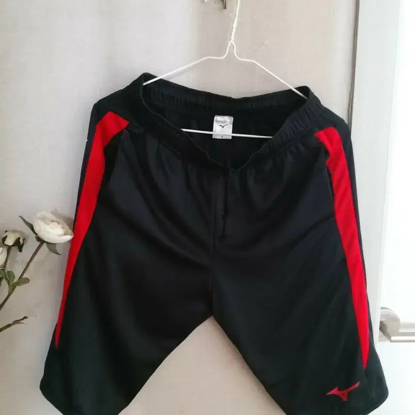 [BUNJANG] Mizuno Black/Red Training Shorts (M) / MIZUNO  미즈노 블랙/레드 트레이닝 반바지 M