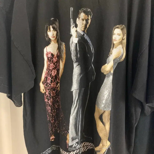 [BUNJANG] 1999 The World Is Not Enough Movie T-Shirt / 90s 무비티 1999 007 the world is not enough