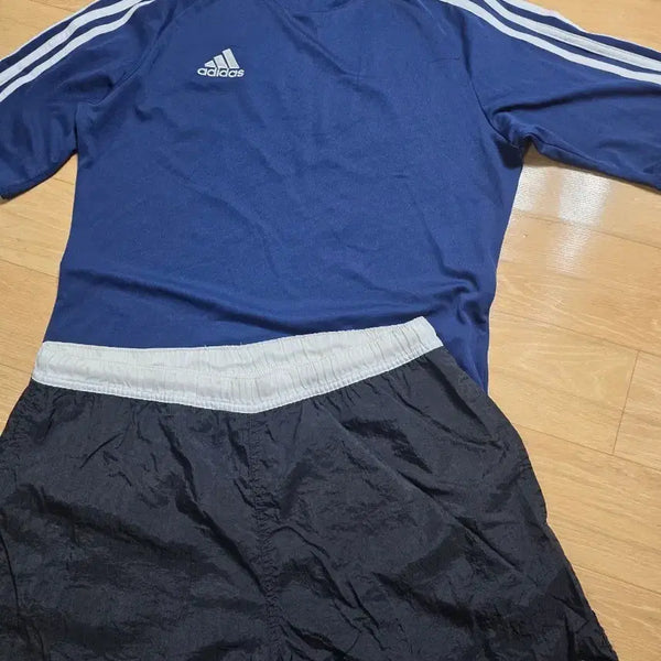 [BUNJANG] Adidas T-Shirt & Nike Shorts Set / 아디다스 반팔 티).(나이키 반바지 세트.  .기스 약간.팔아요