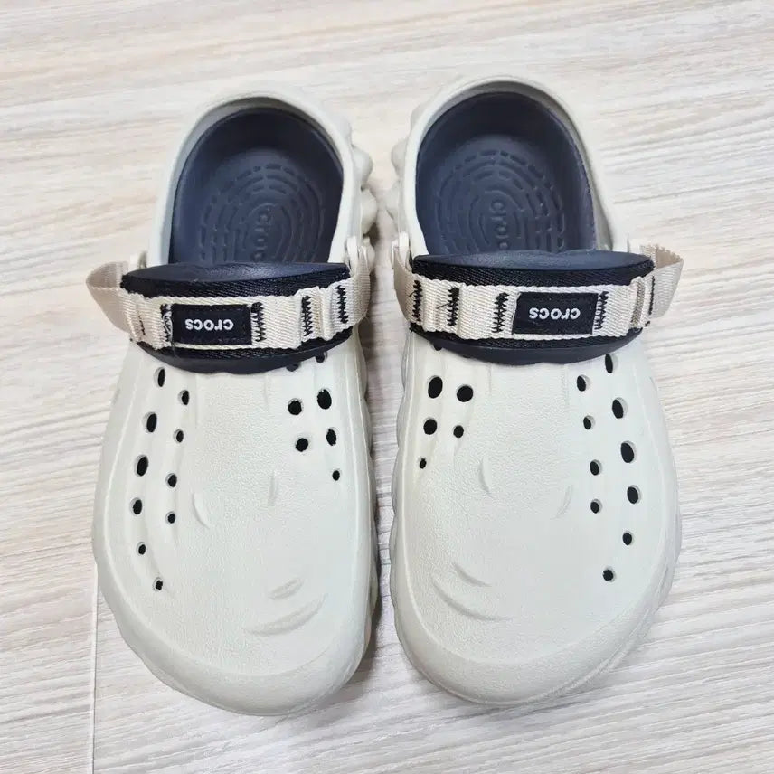 [BUNJANG] Crocs Echo Clog Bone Black Beige Size 270 / 크록스 에코 클로그 본블랙 베이지 270