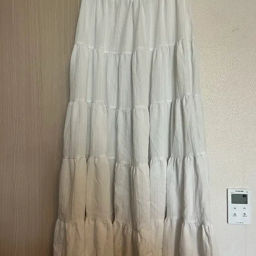 [BUNJANG] M White Tiered Elastic Long Skirt / M 화이트 캉캉 밴딩 롱 스커트 (D39)