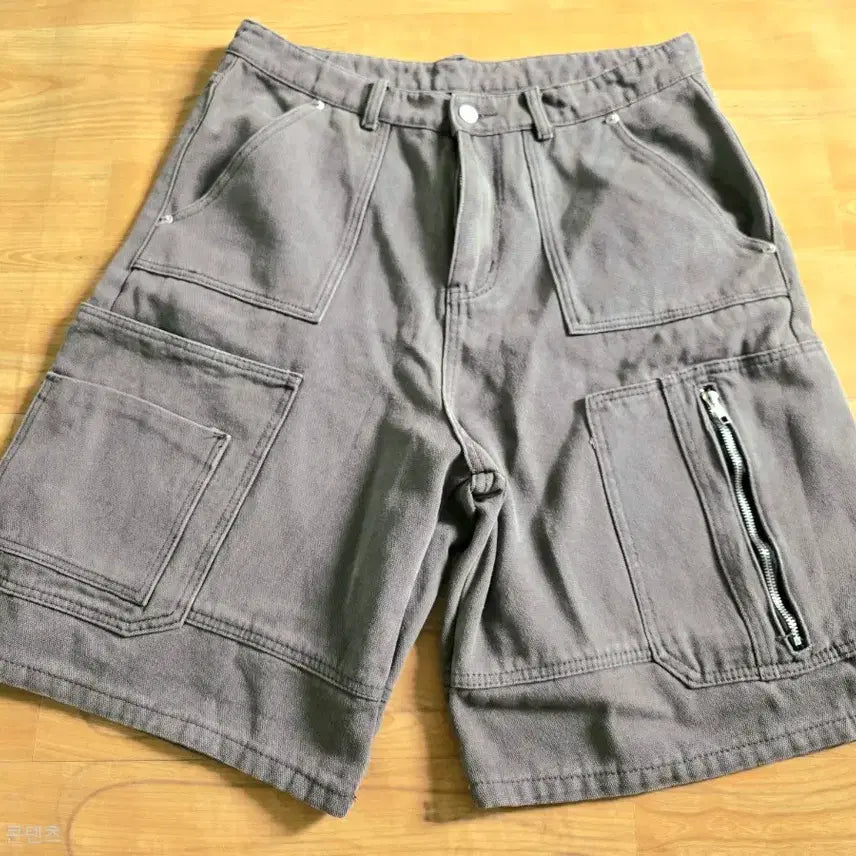 [BUNJANG] Trillion Bermuda Shorts Size 34 / 트릴리온 버뮤다 반바지 34인치정도