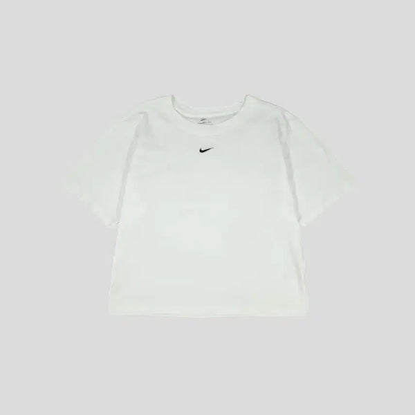 [BUNJANG] Nike White Black Swoosh Mid Logo Semi-Crop Loose Fit Cotton T-Shirt / 나이키 화이트 블랙 배색 스우시 미드 로고 세미크롭 루즈핏 코튼 반팔 티셔츠 WOMANS FREE