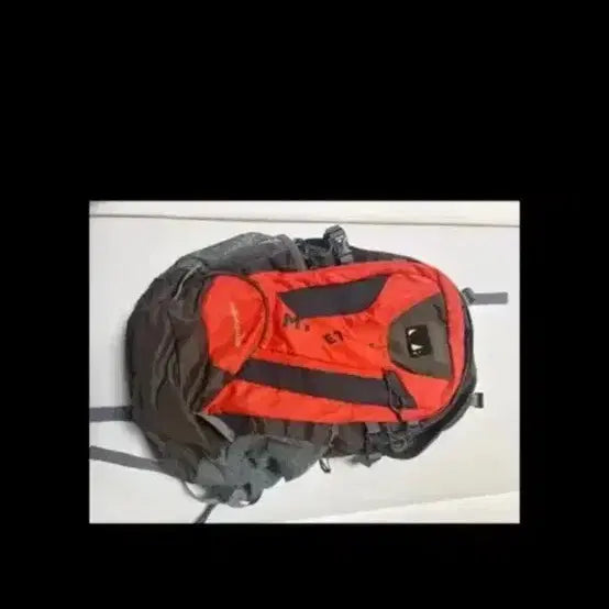 [BUNJANG] 32L Large Capacity Backpack with Rain Cover for Hiking, Trekking, Camping, and Travel / 32L 대용량 등산 트레킹 백팩 레인커버 포함 캠핑 여행 배낭