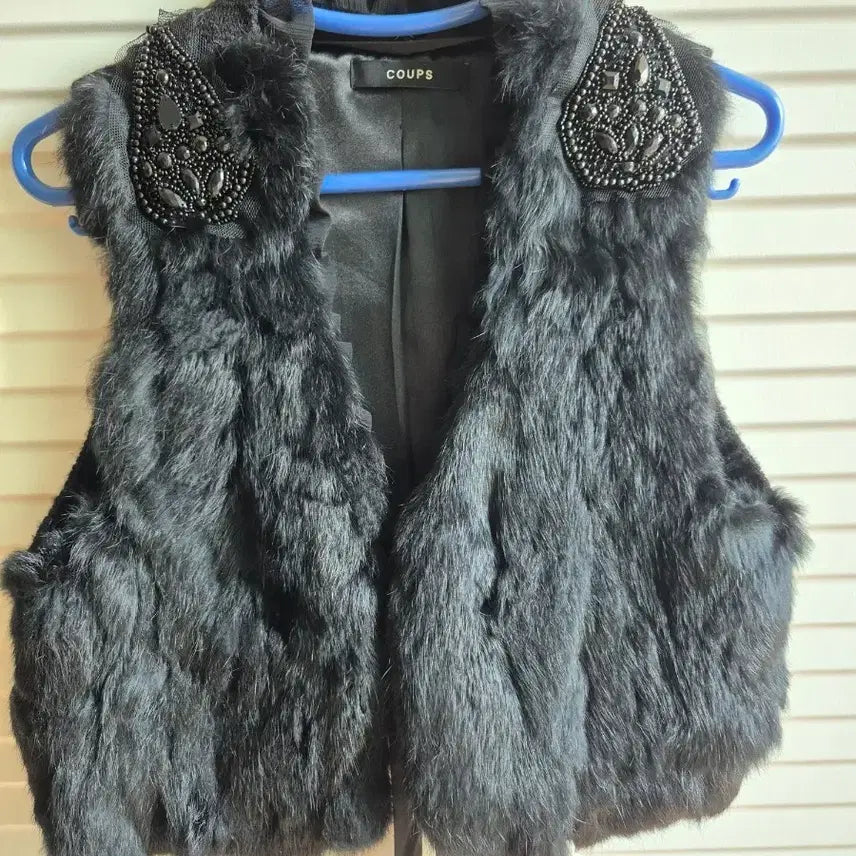 [BUNJANG] Natural Rabbit Fur Vest Black / 천연토끼털 블랙베스트