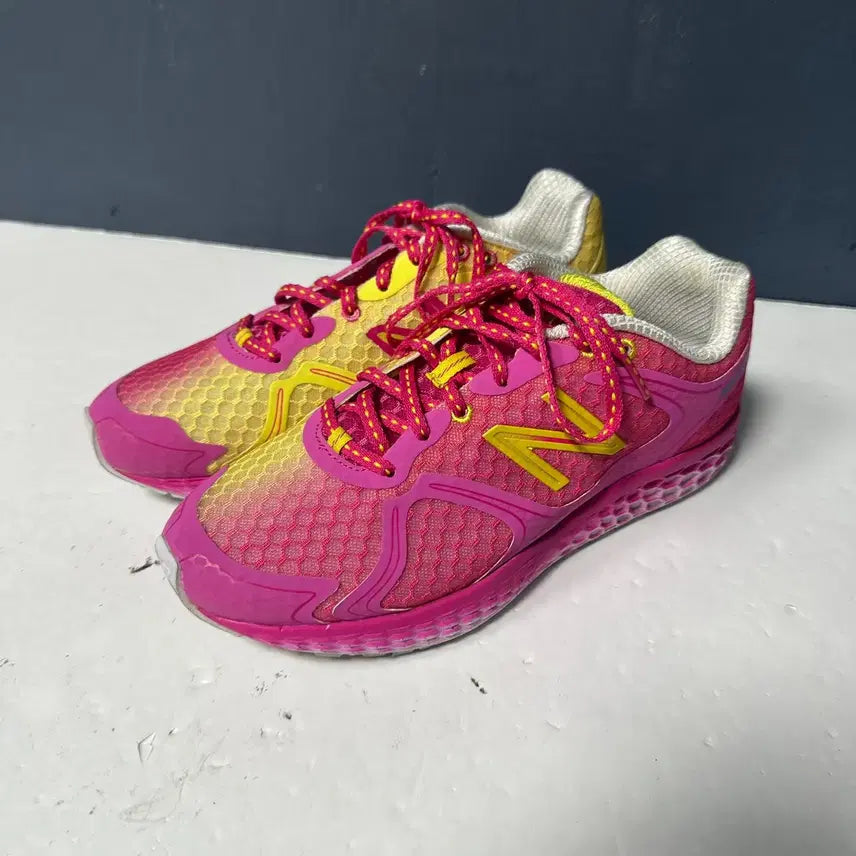 [BUNJANG] New Balance W980CR Pink Sneakers / 260 뉴발란스 W980CR 핑크 스니커즈