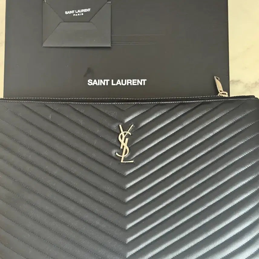 [BUNJANG] Matelassé Leather Large Clutch Bag Black Silver Hardware / 마틀라세 레더 라지 클러치백 블랙 은장