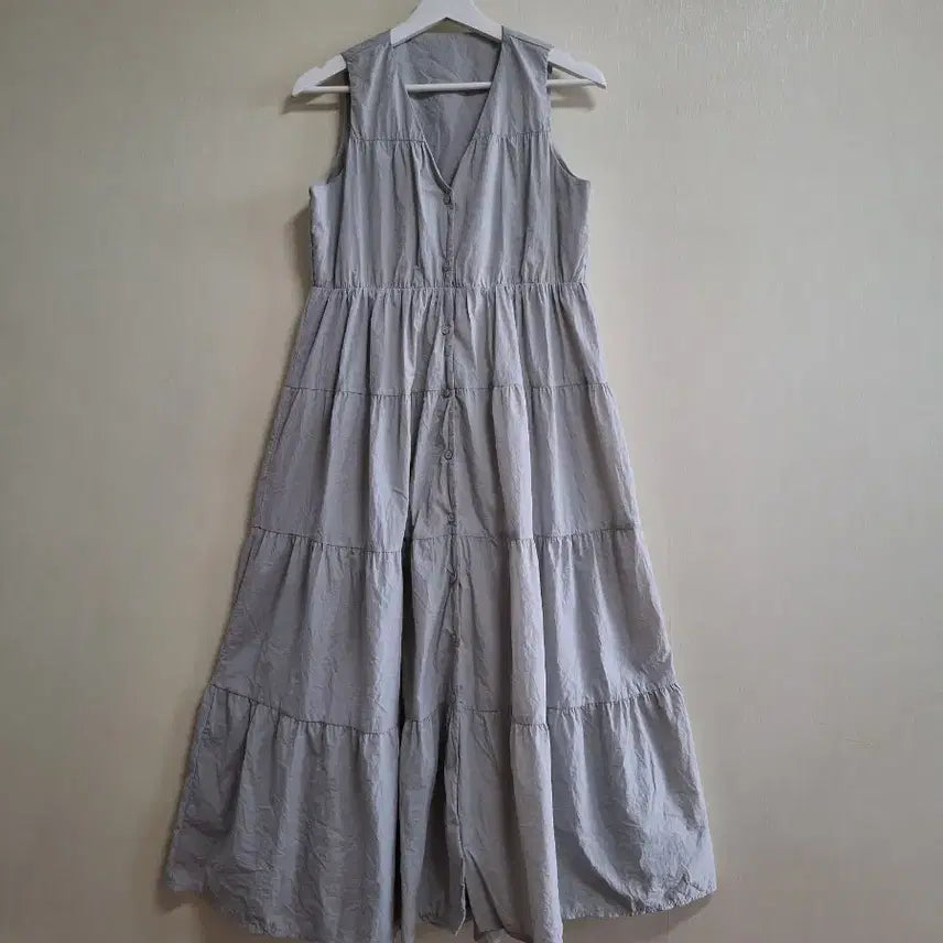 [BUNJANG] Crinkled Sleeveless Ruffle Maxi Dress / 바스락 민소매 캉캉 원피스