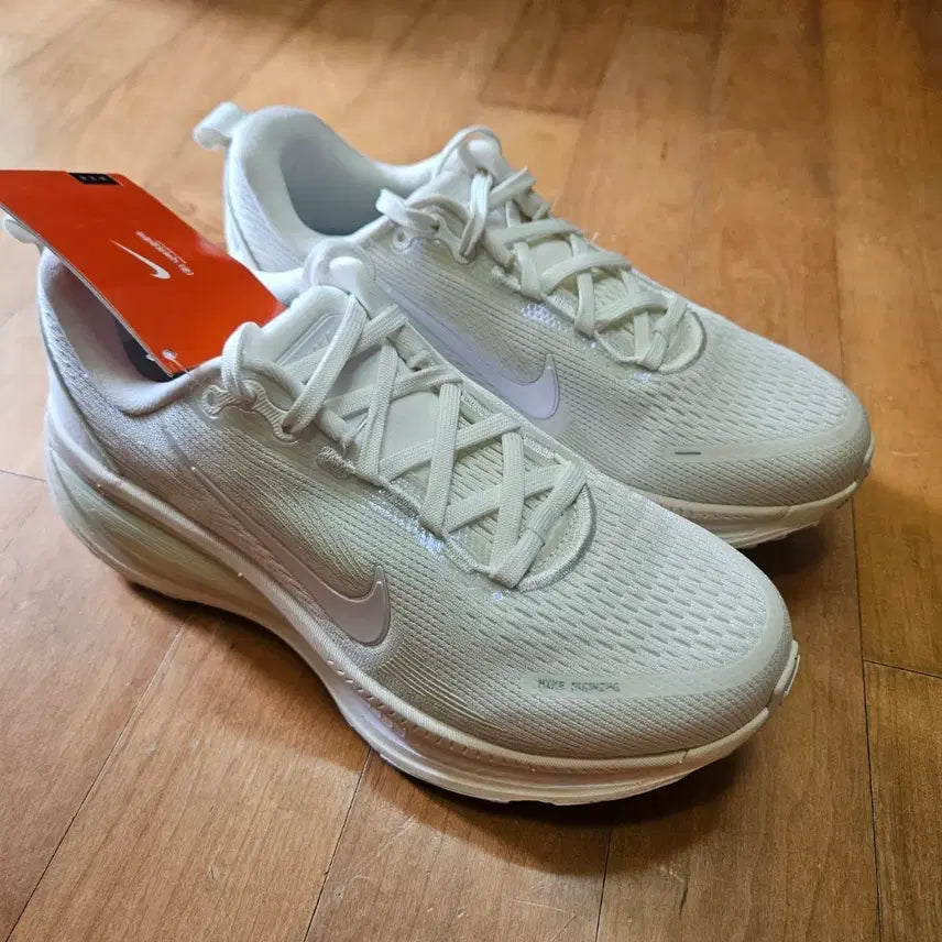[BUNJANG] Nike Vomero 18 Summit White Chalk IO9915-100 / (W) 나이키 보메로 18 서밋 화이트 초크 IO9915-100