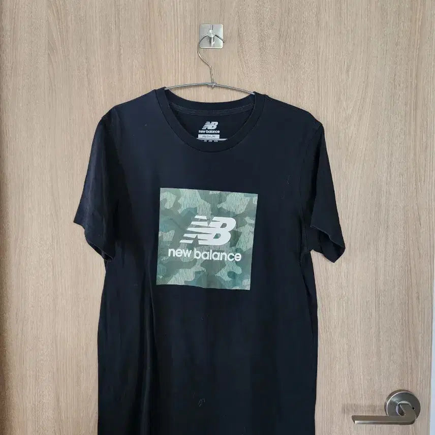 [BUNJANG] New Balance Camo Logo Short Sleeve T-Shirt Black / 뉴발란스 카모 로고 반팔 티셔츠 블랙