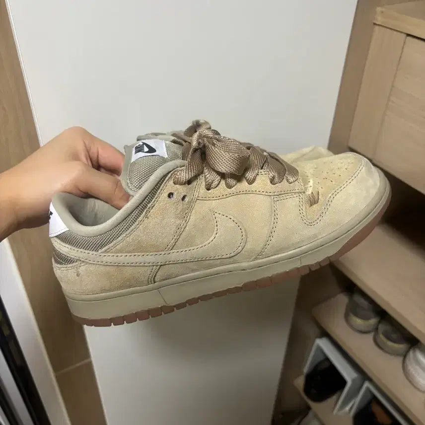 [BUNJANG] Nike SB Dunk Low Beige Suede Sneakers / 나이키 SB 덩크 로우 베이지