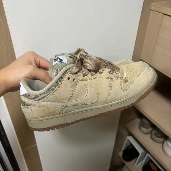 [BUNJANG] Nike SB Dunk Low Beige Suede Sneakers / 나이키 SB 덩크 로우 베이지