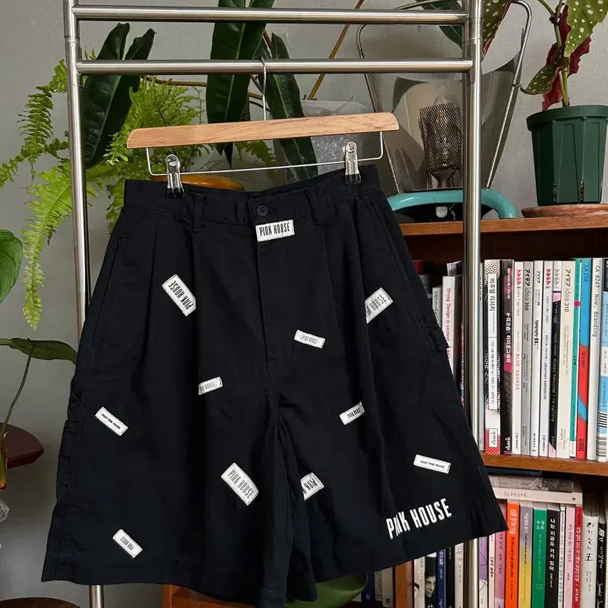 [BUNJANG] Pink House Black Logo Play Short Pants / PAK HOUSE 블랙 숏팬츠