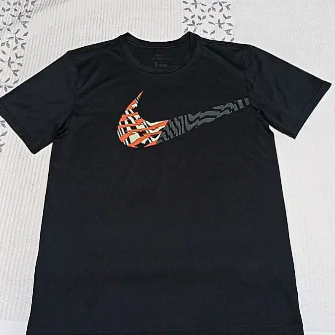 [BUNJANG] Nike Dri-FIT Short-Sleeve T-Shirt / 나이키 드라이핏 얇은반팔 95 가슴48 기장68