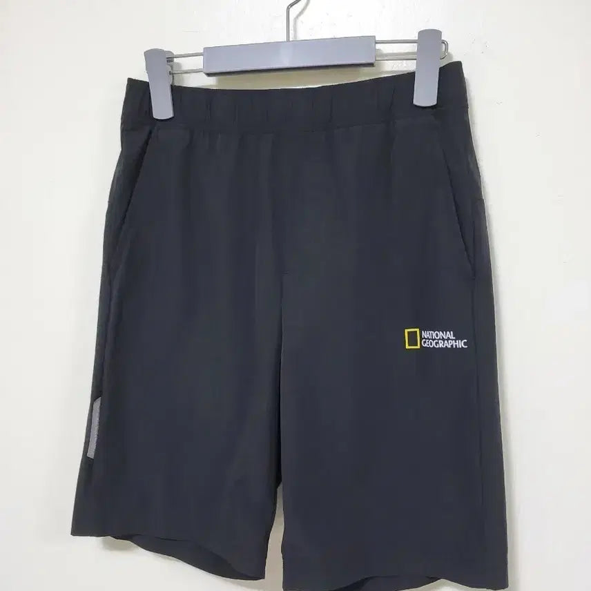 [BUNJANG] National Geographic Black Logo Pocket Shorts / 내셔널 지오그래픽 반바지 블랙.260728