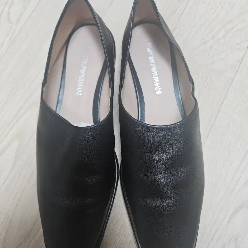 [BUNJANG] Emporio Armani Black Leather Loafers Women's US 7 / 엠포리오 아르마니 블랙 로퍼 240