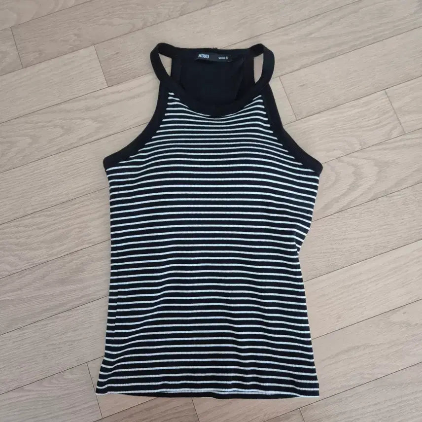 [BUNJANG] MIXXO Halterneck Cami Top Size S / [새상품] 미쏘 홀터넥 캡나시 S