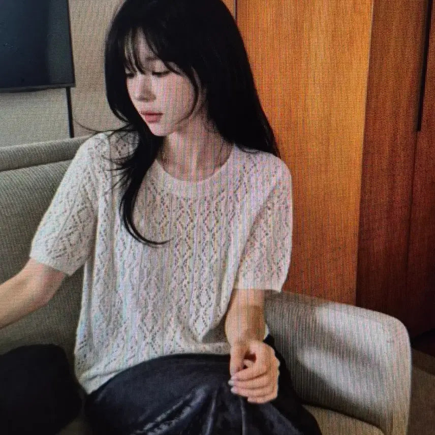 [BUNJANG] Round Neck Loose Short Sleeve Knit Tee - 2 Colors / (해외배송)라운드넥 루즈 반팔 얇은 니트티  2컬러
