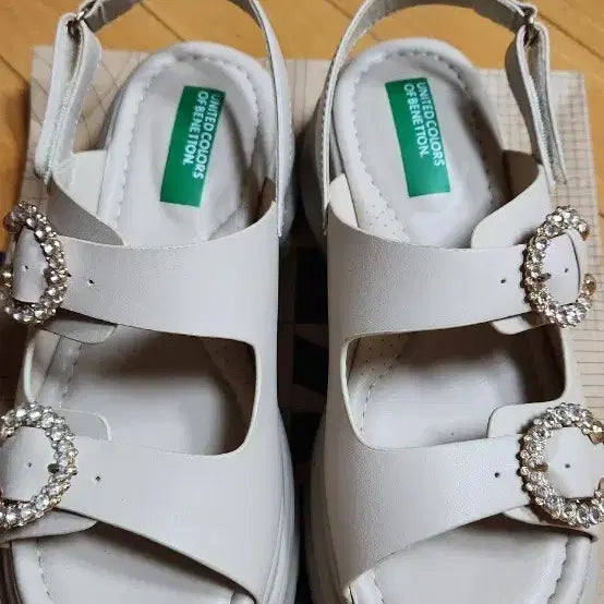 [BUNJANG] United Colors of Benetton Cubic Embellished Wedge Sandals (Beige, 5cm Heel) / 베네통 베이지색 큐빅 장식 샌들 굽5센티
