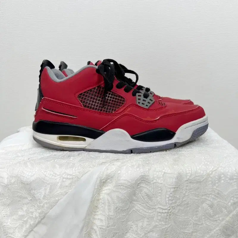 [BUNJANG] Jordan Red Sneakers / 조던/레드 스니커즈 운동화 신발 225/라덴