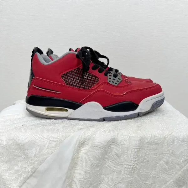 [BUNJANG] Jordan Red Sneakers / 조던/레드 스니커즈 운동화 신발 225/라덴