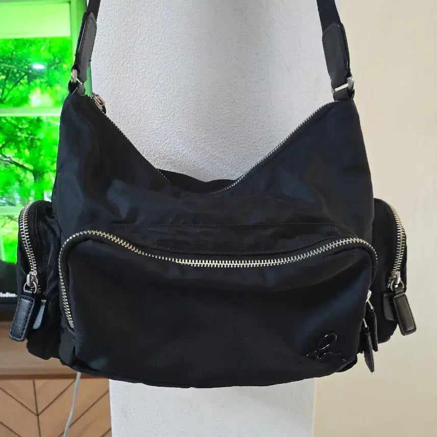 [BUNJANG] Agnes b. Nylon Shoulder Crossbody Bag / (새상품)아네스베 agnes b. 나일론 숄더 크로스백/ 남녀공용가능