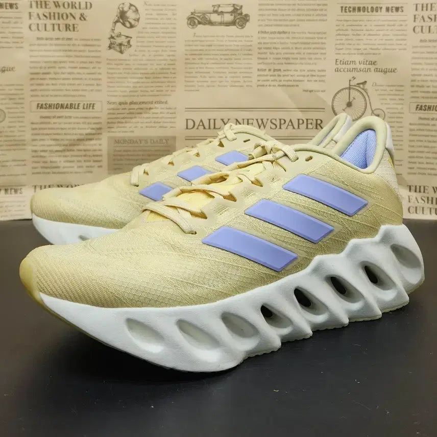 [BUNJANG] Adidas Switch FWD Women's Running Shoes / 아디다스 스위치 FWD 여성런닝화240
