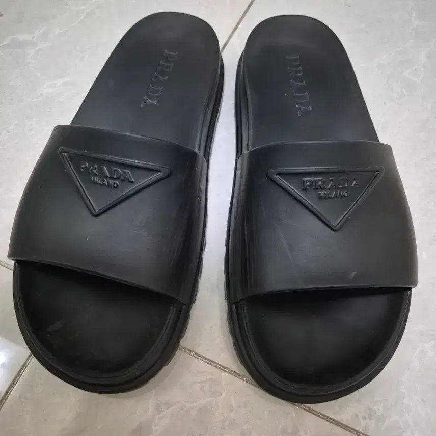 [BUNJANG] Prada Triangle Logo Slide Slippers / 프라다 삼각로고 슬라이드 슬리퍼