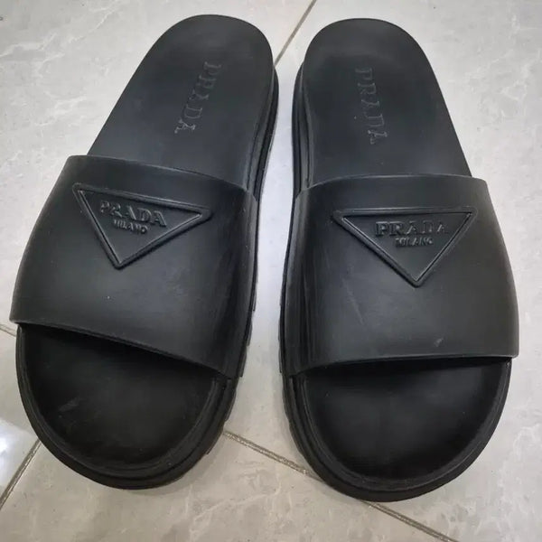 [BUNJANG] Prada Triangle Logo Slide Slippers / 프라다 삼각로고 슬라이드 슬리퍼