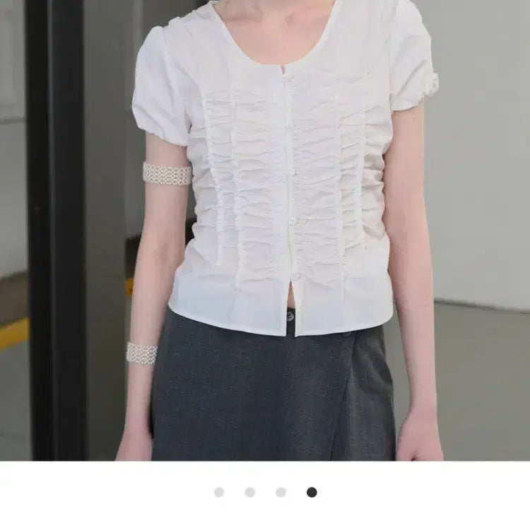 [BUNJANG] RAVE Shirring Button Blouse S / (새상품)레이브 셔링 버튼 블라우스 S